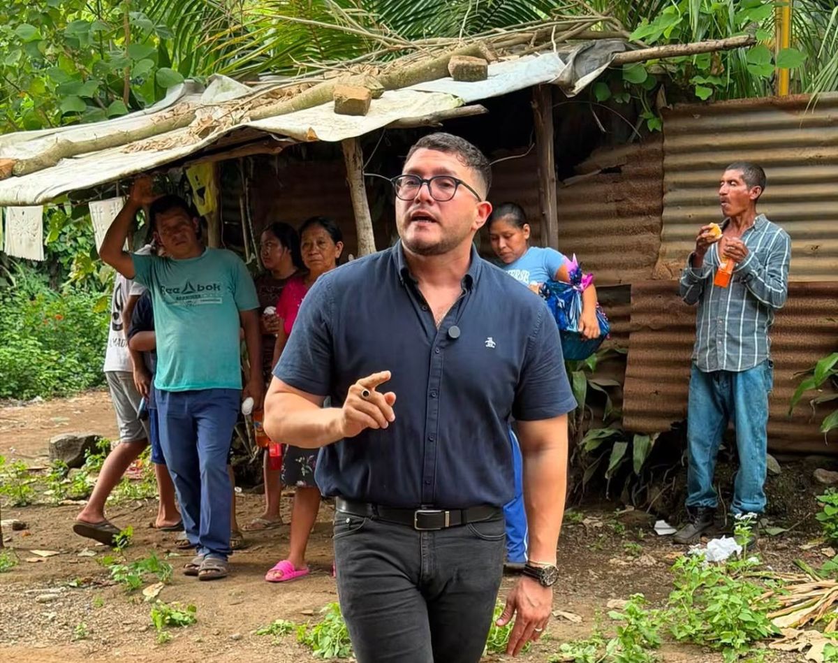  Ángel Madrid visita la comunidad Teshcal en Izalco como parte de su recorrido territorial