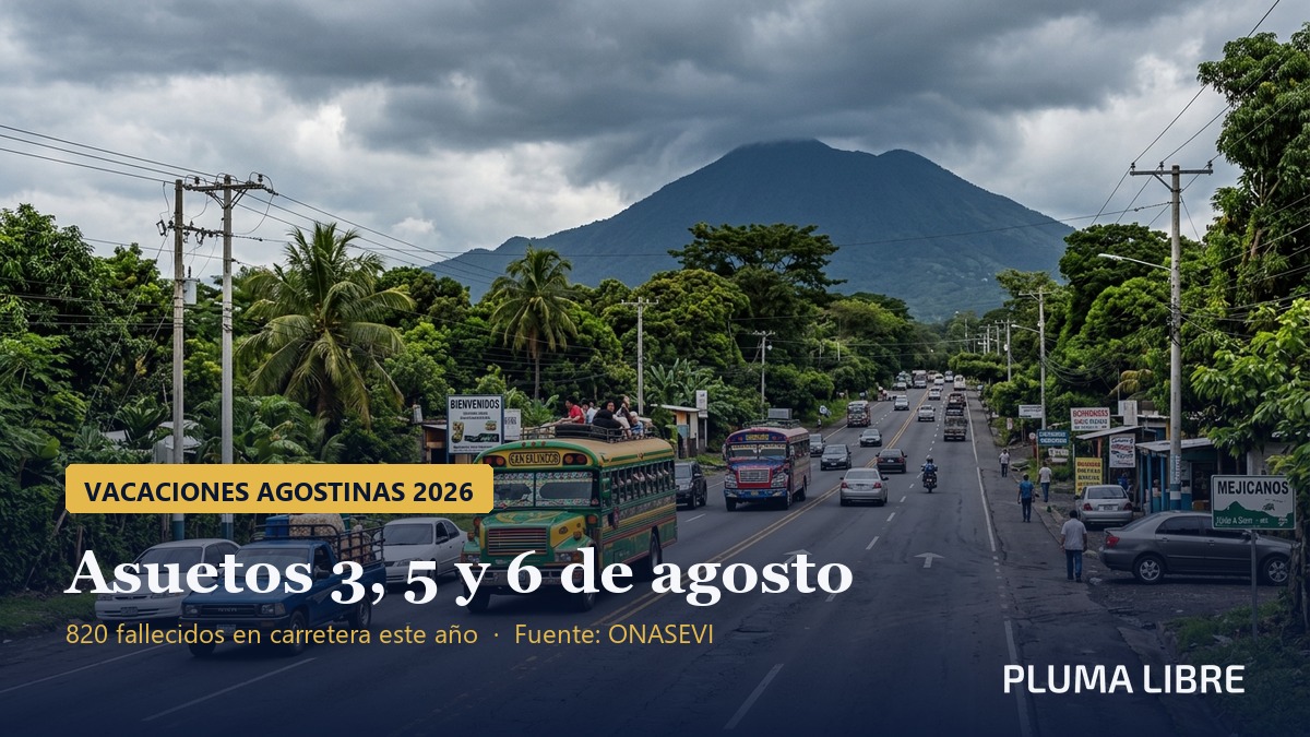 Carretera salvadoreña durante las vacaciones agostinas