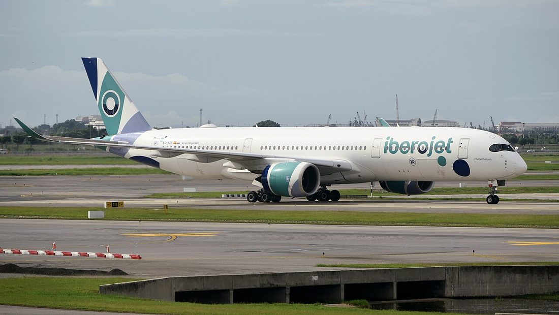 Airbus A350 de Iberojet en pista
