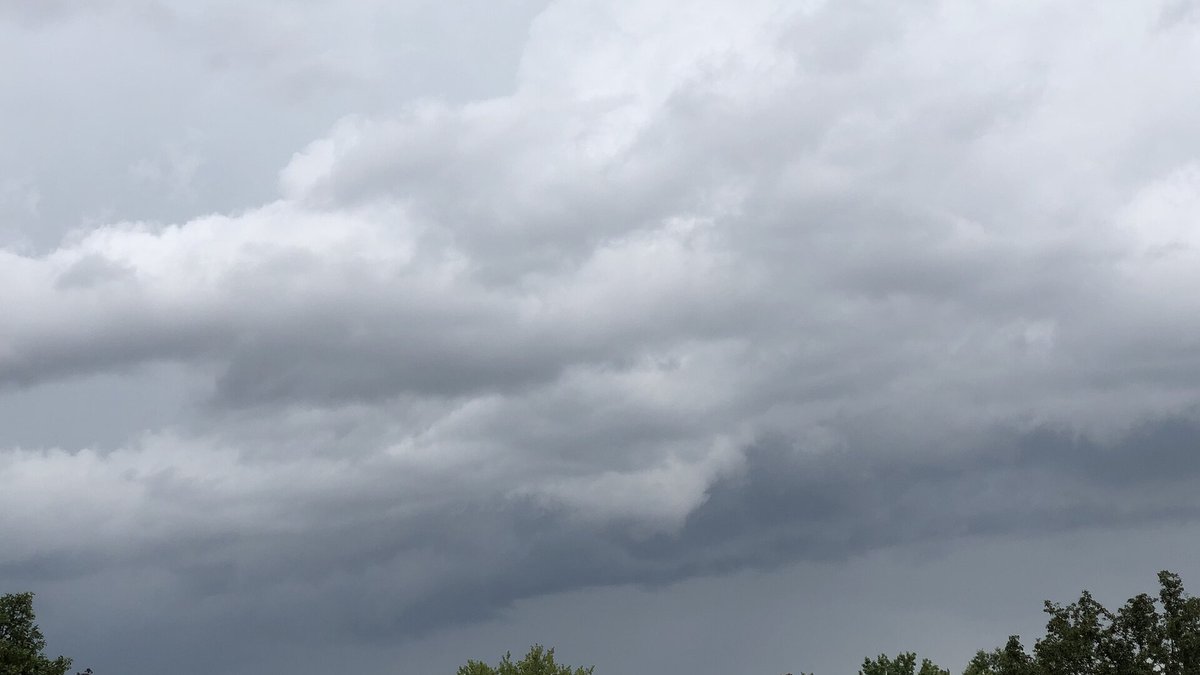 Onda tropical dejará lluvias con tormenta en todo el país este domingo; no se descarta caída de granizo